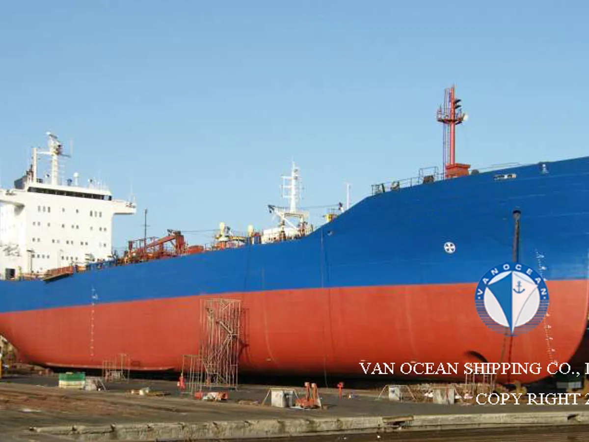 Oil/Chemical tanker for sale