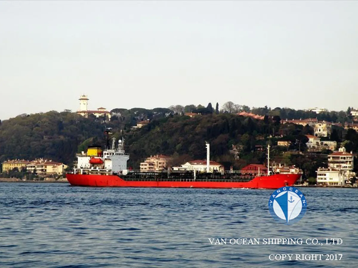 Oil/Chemical tanker for sale