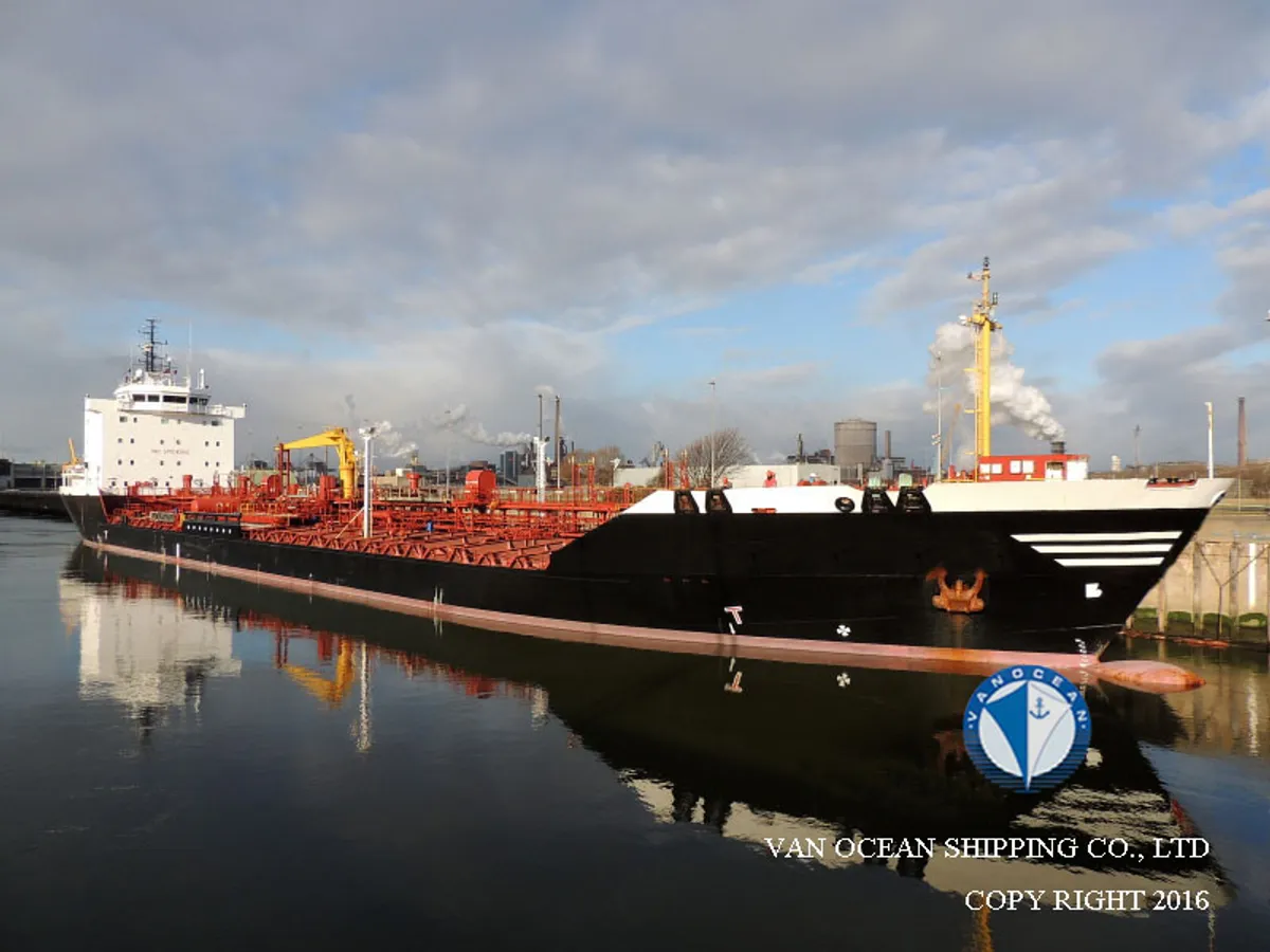 Oil/Chemical tanker for sale