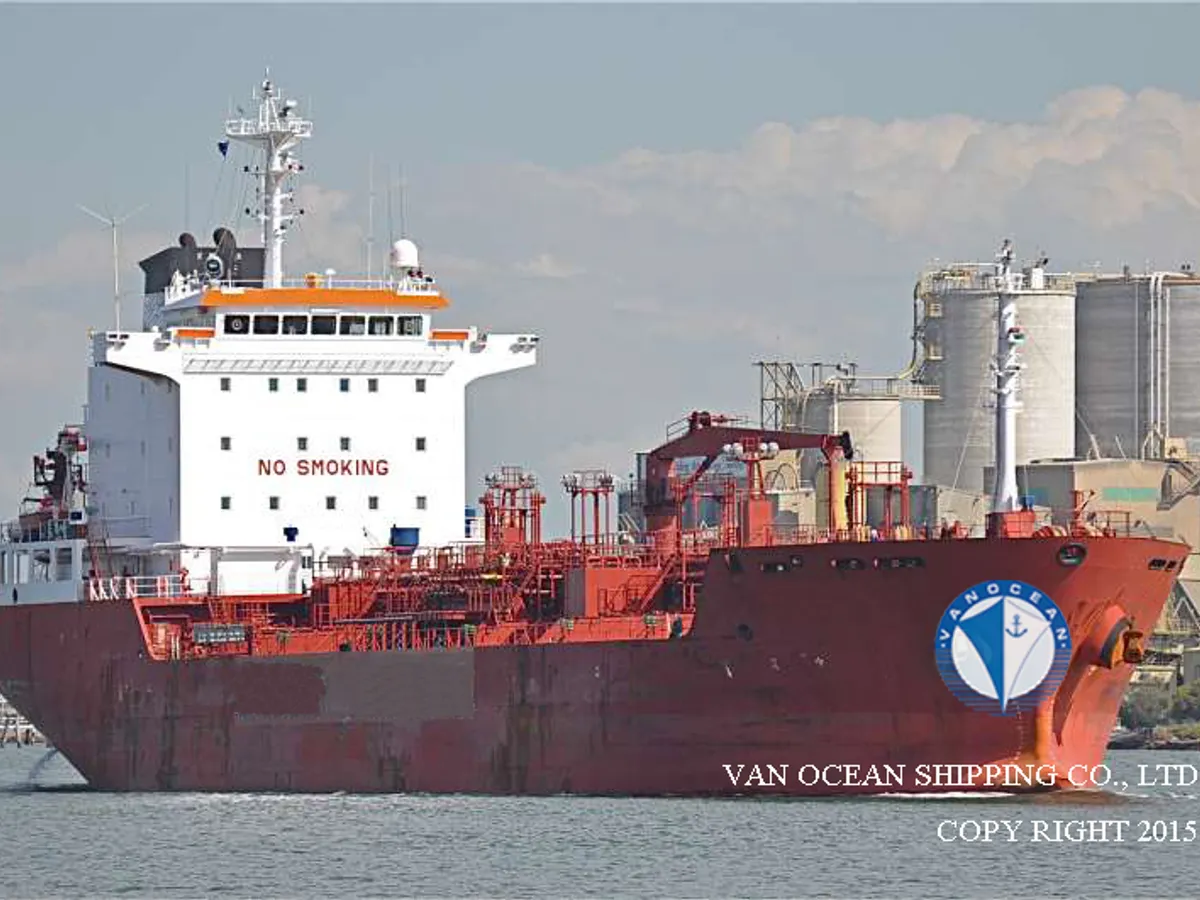 Oil/Chemical tanker for sale