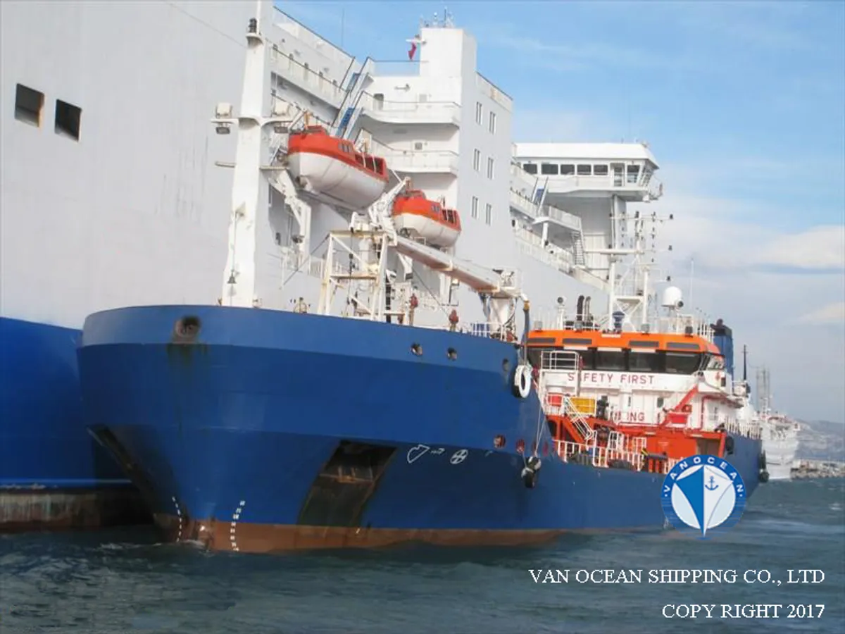 Oil/Chemical tanker for sale