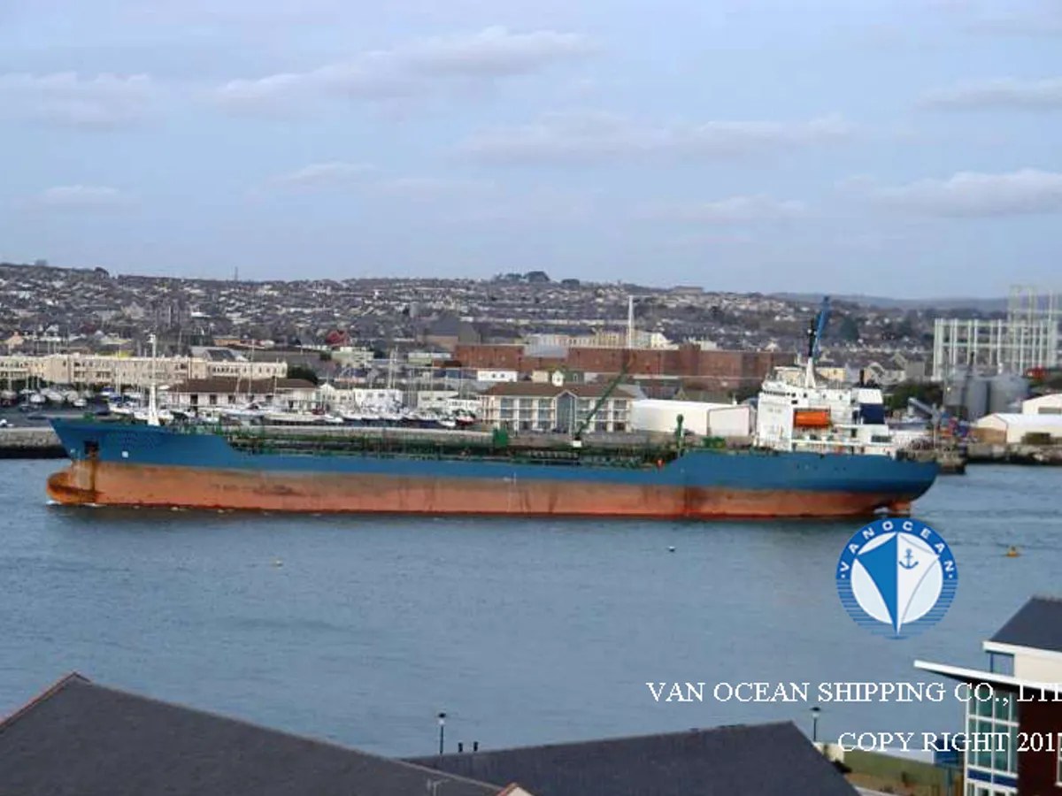 Oil/Chemical tanker for sale
