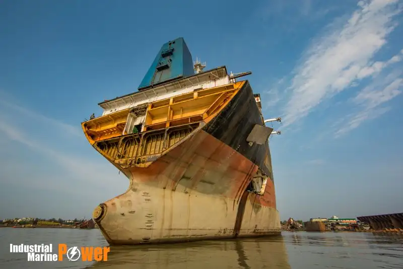 Oil/Chemical tanker for sale