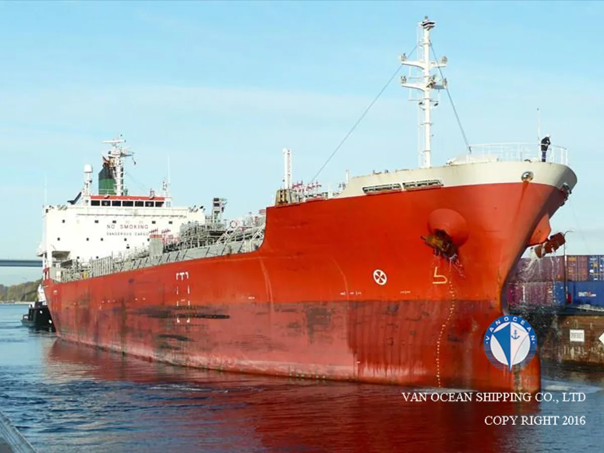 Oil/Chemical tanker for sale