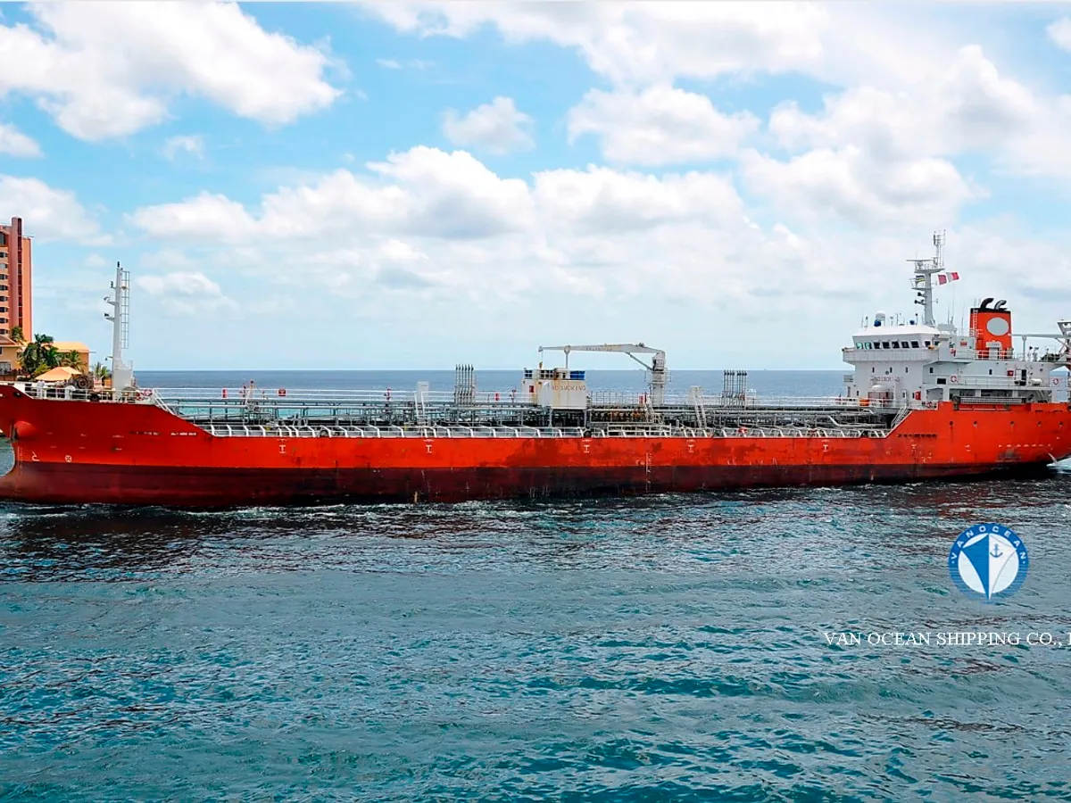 Oil/Chemical tanker for sale