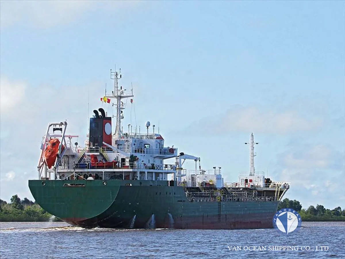 Oil/Chemical tanker for sale