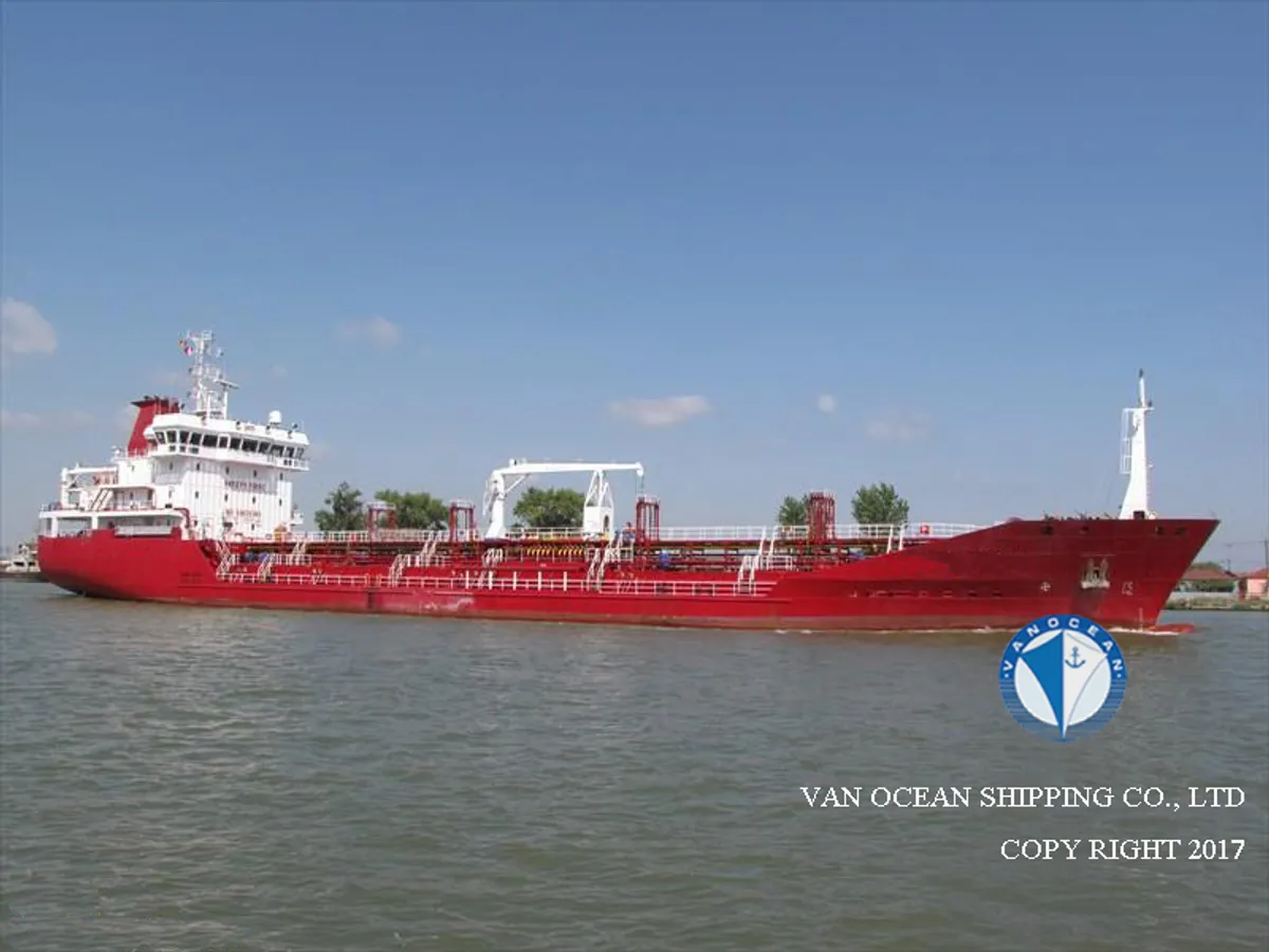 Oil/Chemical tanker for sale