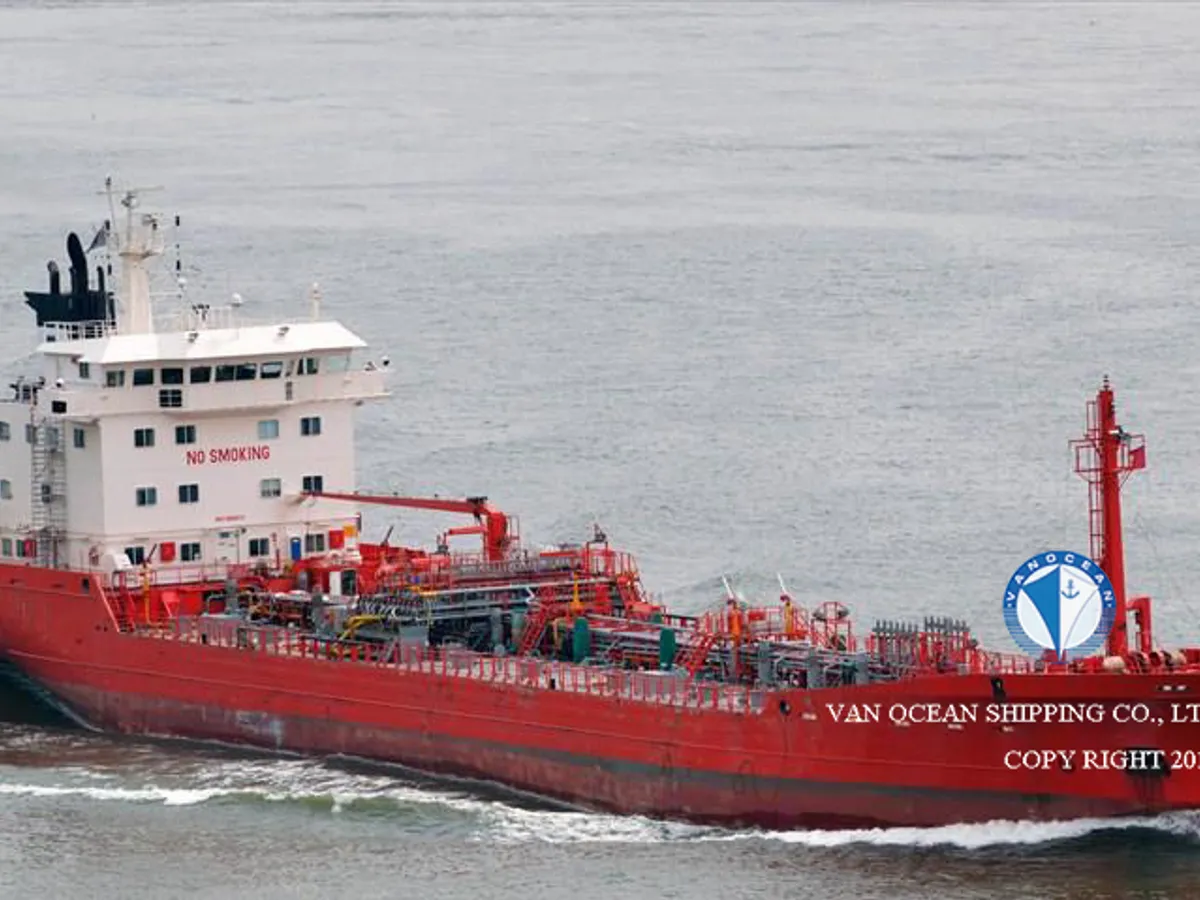 Oil/Chemical tanker for sale