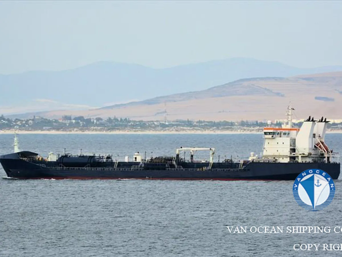 Oil/Chemical tanker for sale