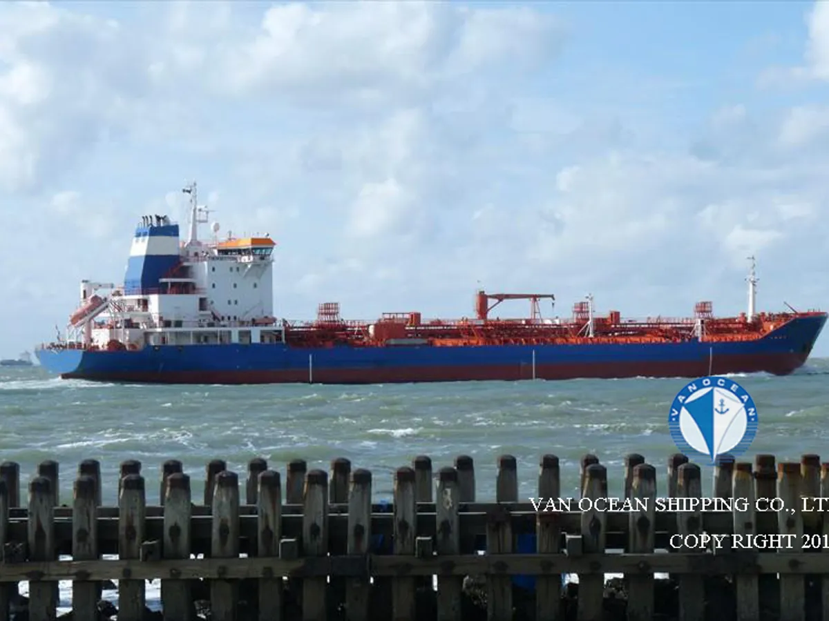 Oil/Chemical tanker for sale
