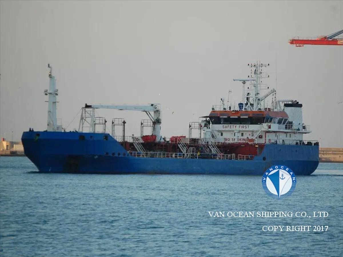 Oil/Chemical tanker for sale