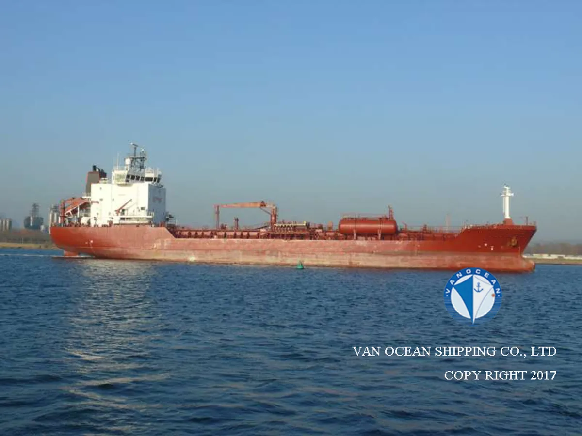 Oil/Chemical tanker for sale