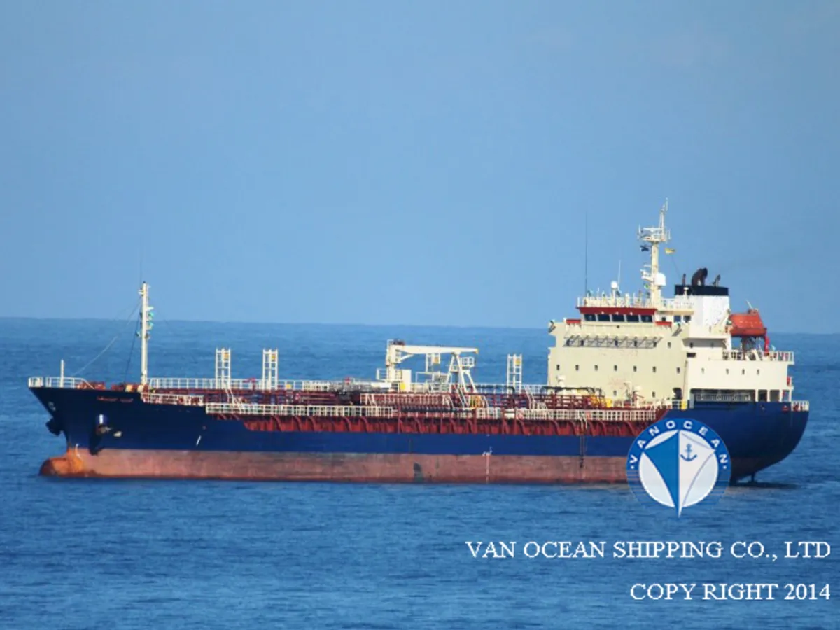 Oil/Chemical tanker for sale