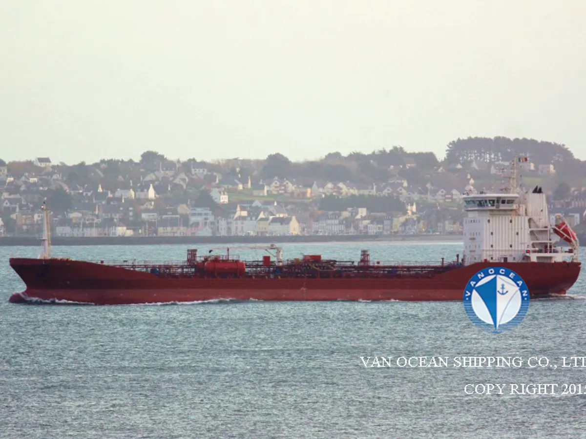 Oil/Chemical tanker for sale