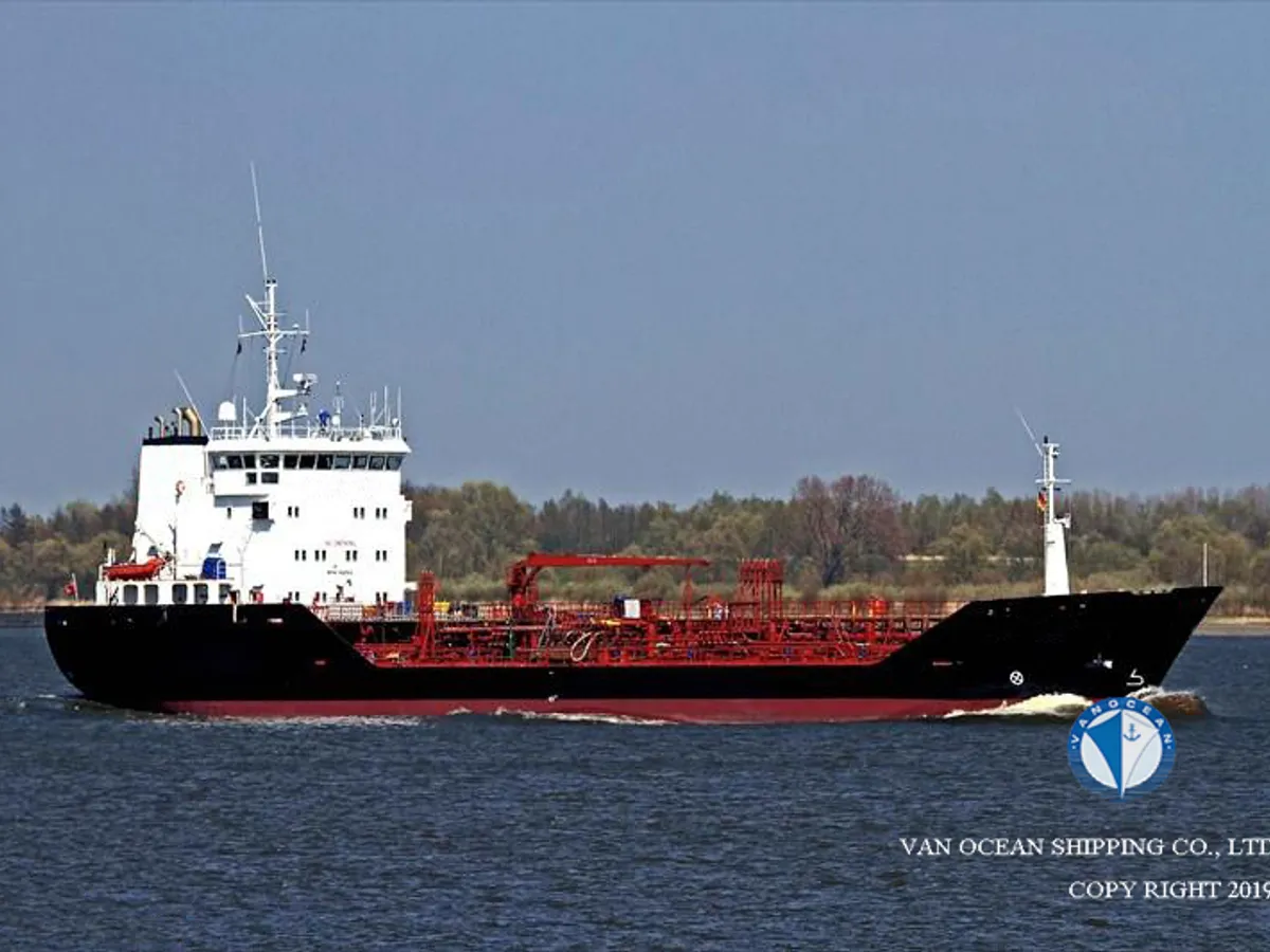 Oil/Chemical tanker for sale