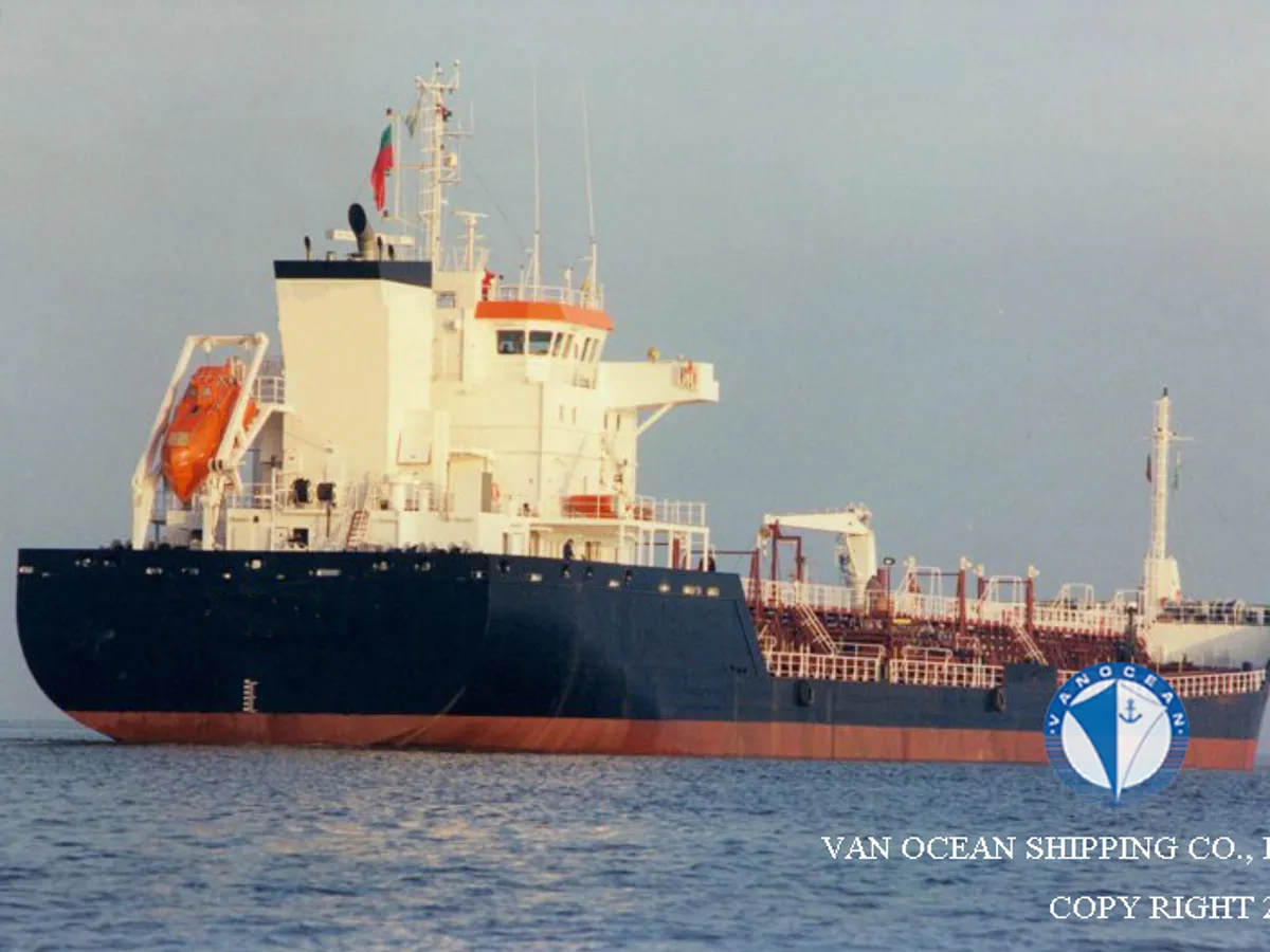 Oil/Chemical tanker for sale