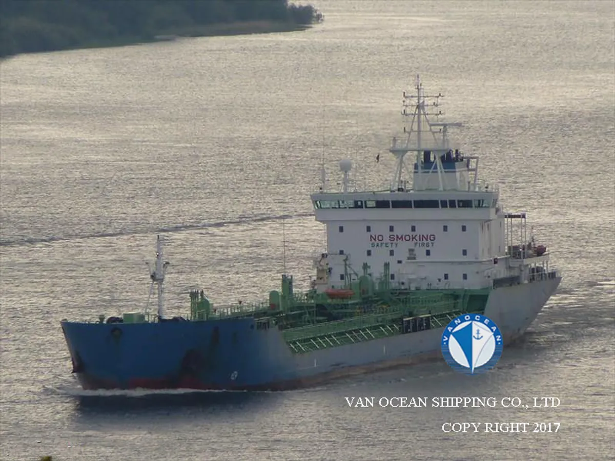 Oil/Chemical tanker for sale