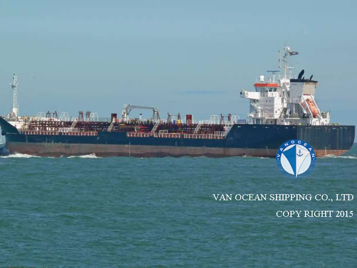 Oil/Chemical tanker for sale