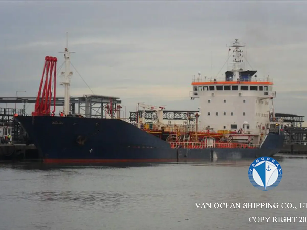 Oil/Chemical tanker for sale