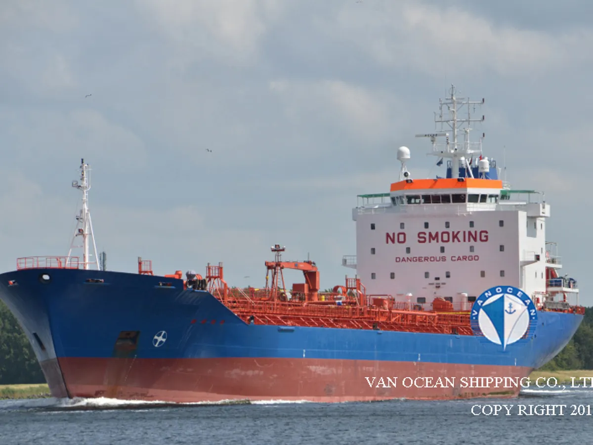Oil/Chemical tanker for sale