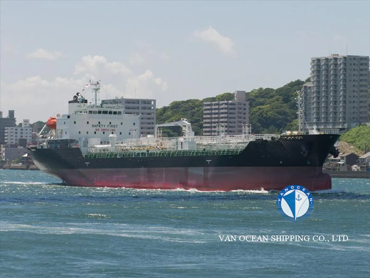 Oil/Chemical tanker for sale
