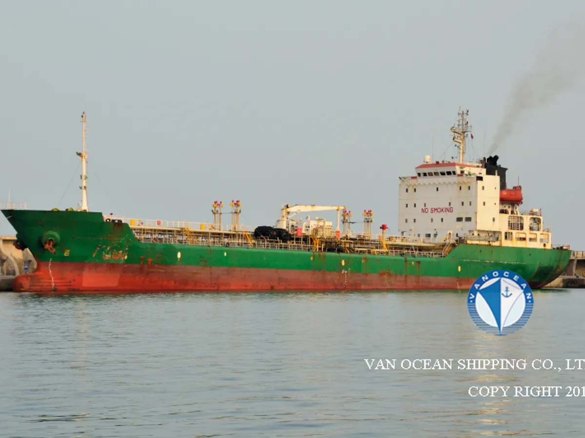 Oil/Chemical tanker for sale