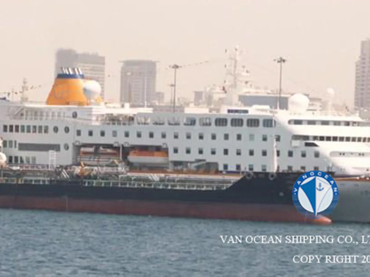 Oil/Chemical tanker for sale