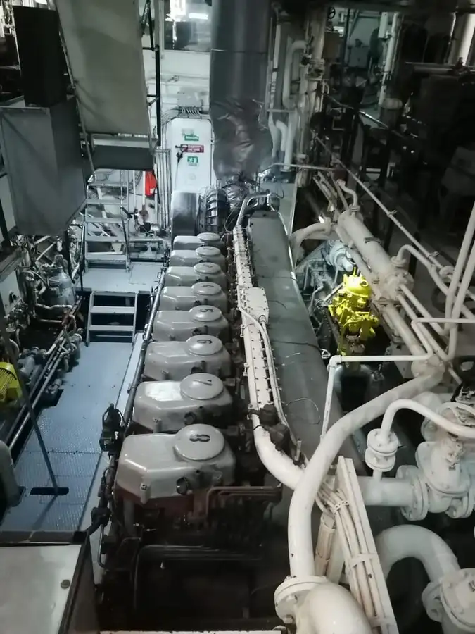 Oil/Chemical tanker for sale
