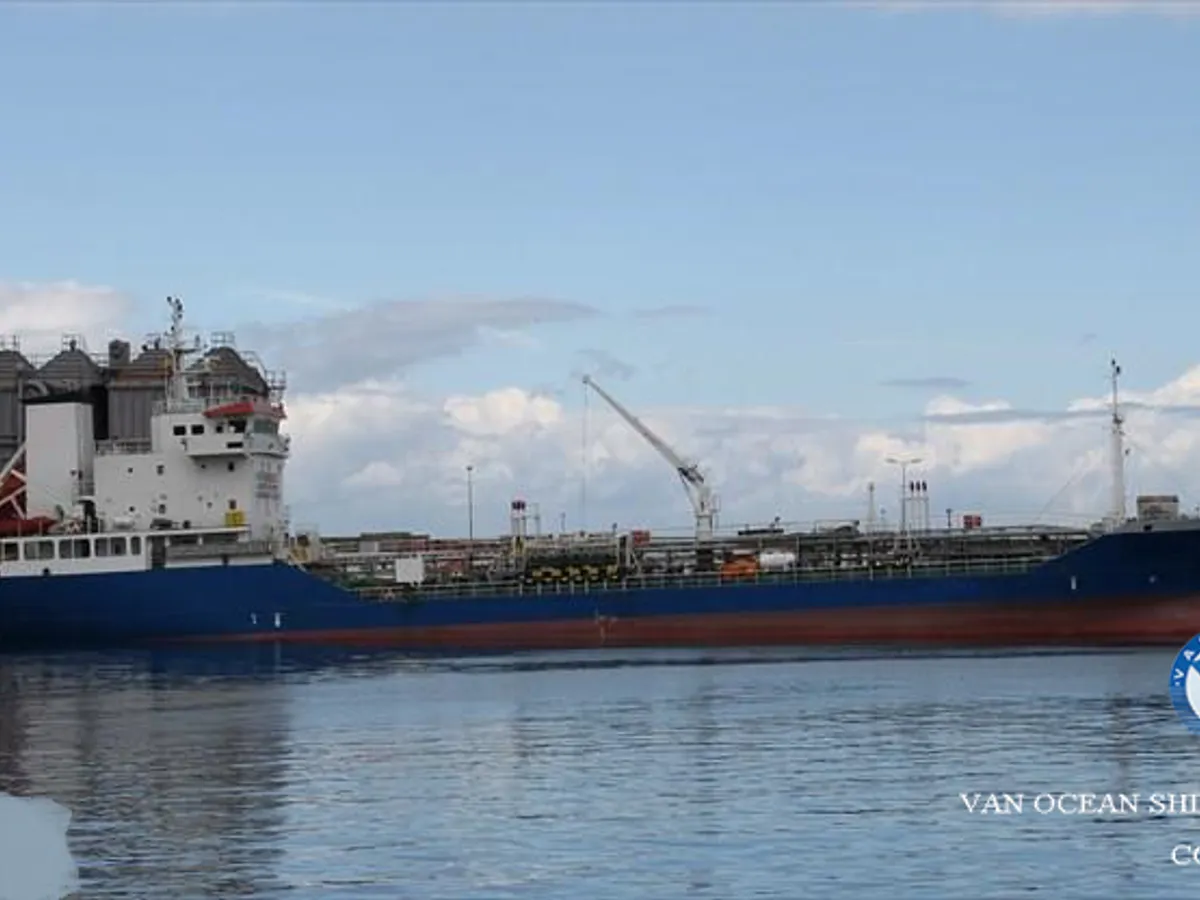 Oil/Chemical tanker for sale