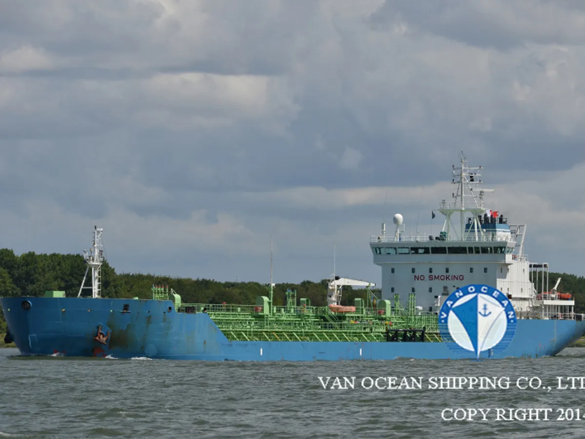 Oil/Chemical tanker for sale