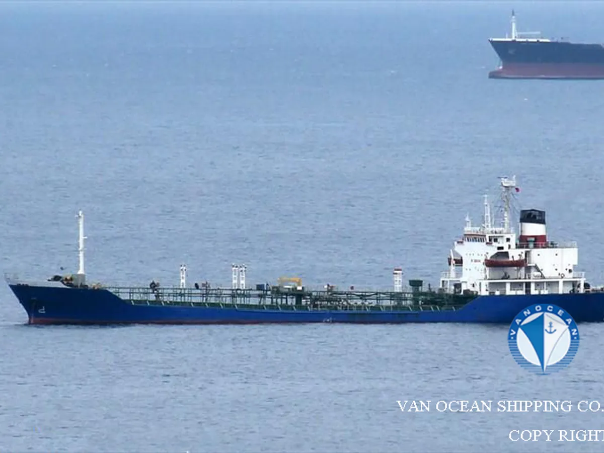 Oil/Chemical tanker for sale