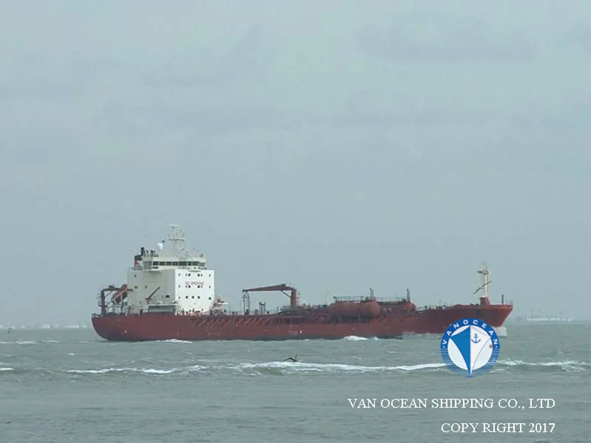 Oil/Chemical tanker for sale