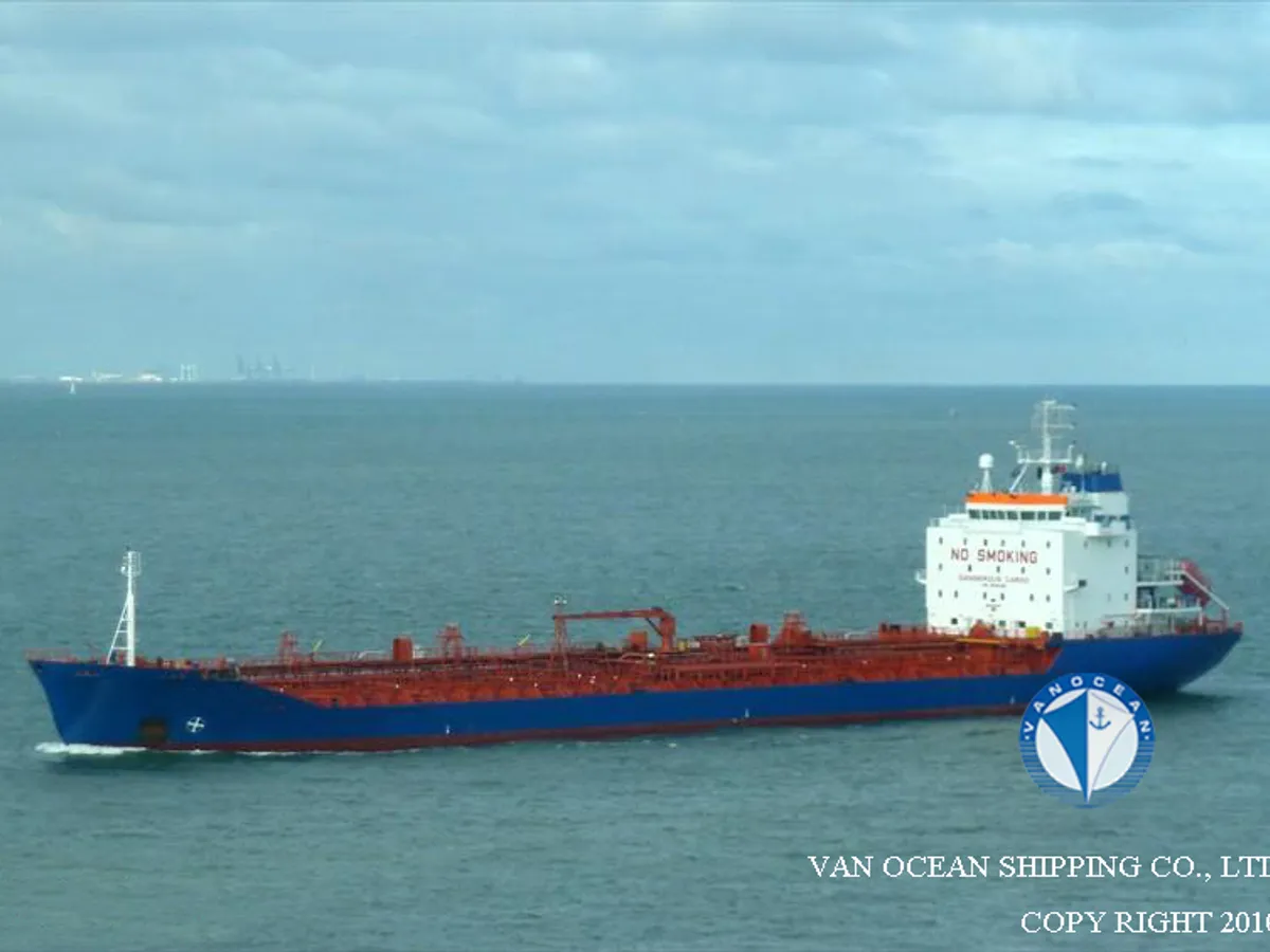 Oil/Chemical tanker for sale