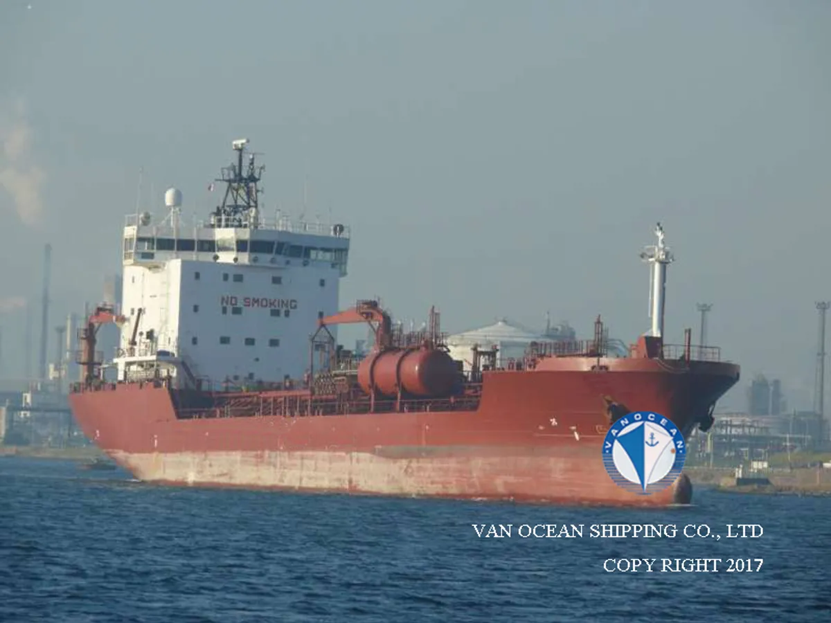 Oil/Chemical tanker for sale