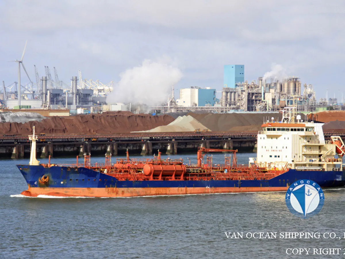 Oil/Chemical tanker for sale