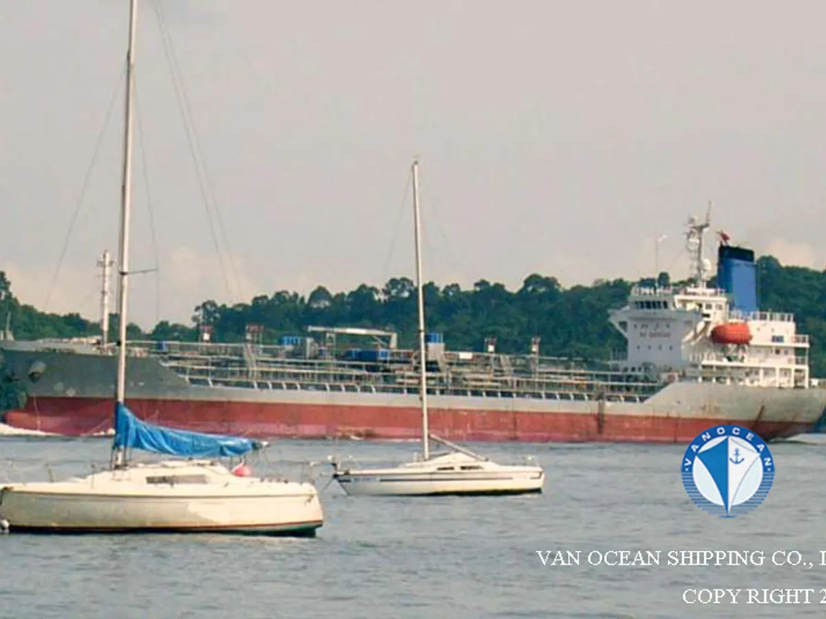 Oil/Chemical tanker for sale