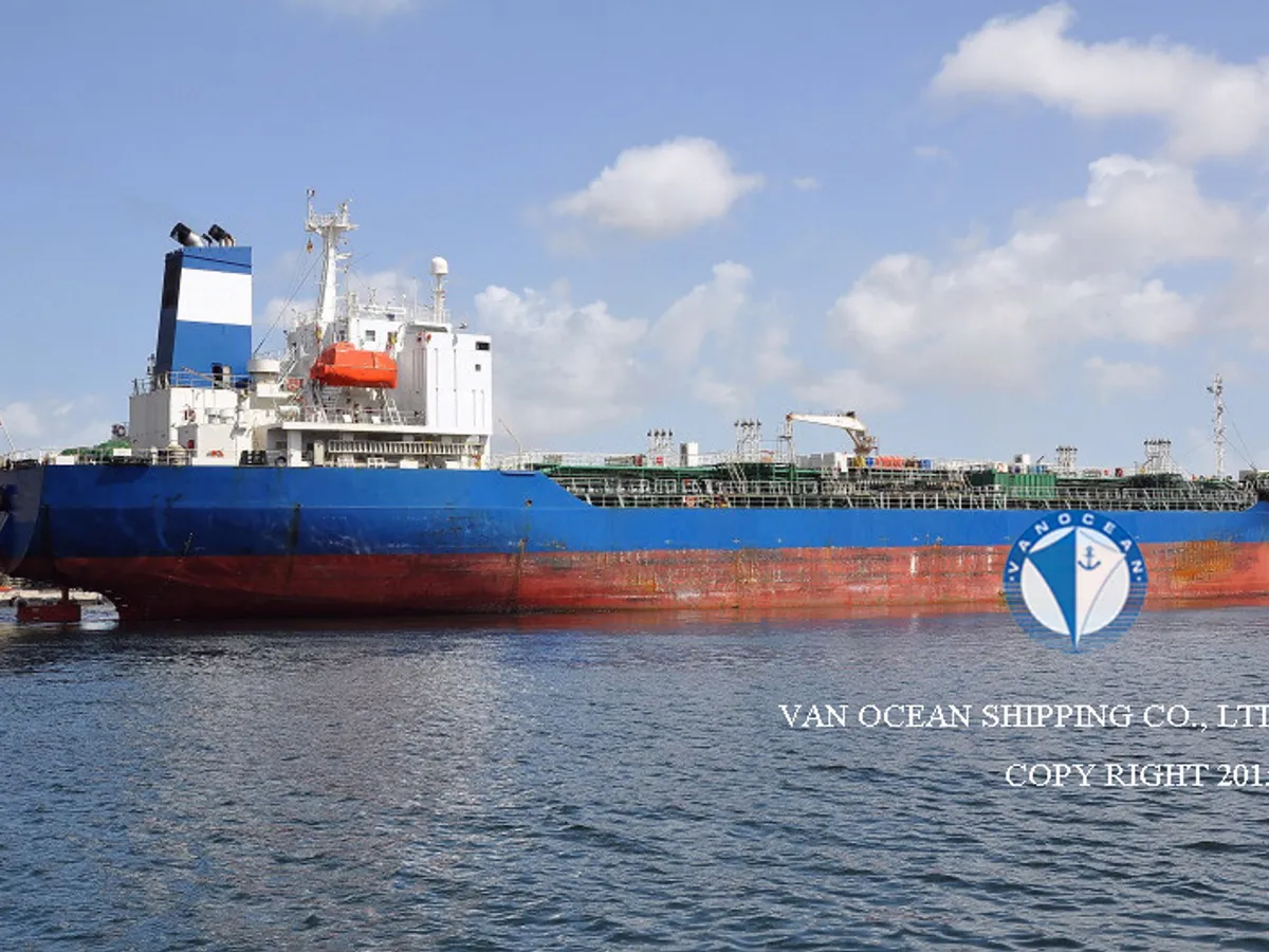Oil/Chemical tanker for sale