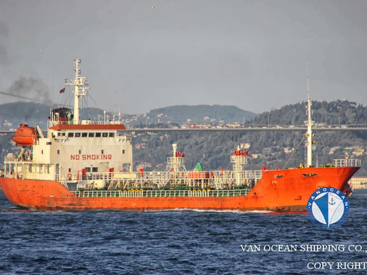 Oil/Chemical tanker for sale