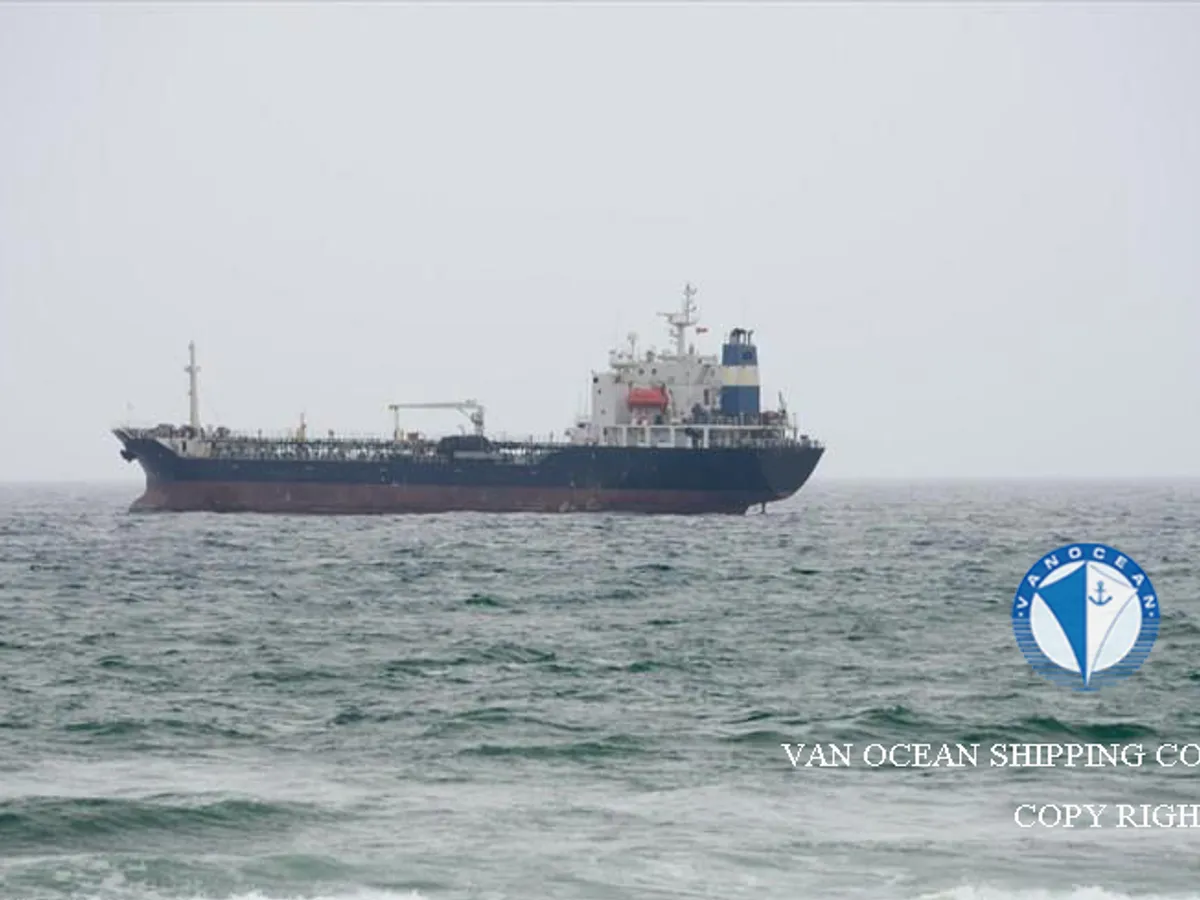 Oil/Chemical tanker for sale