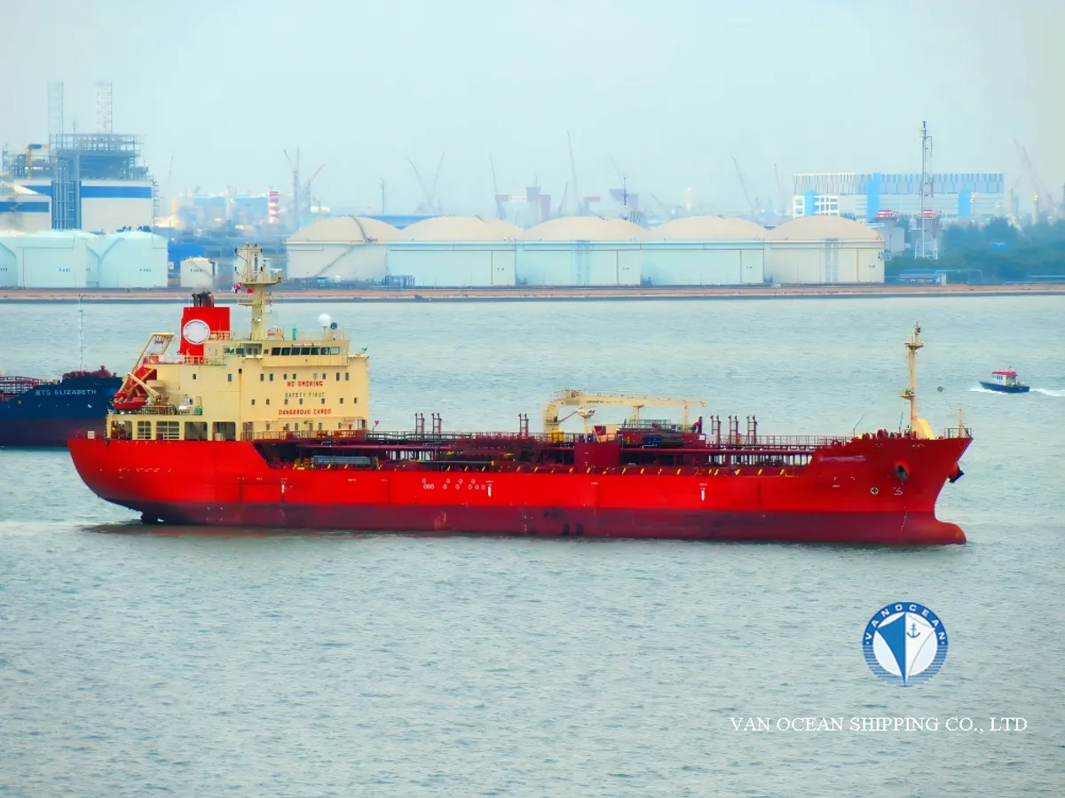 Oil/Chemical tanker for sale