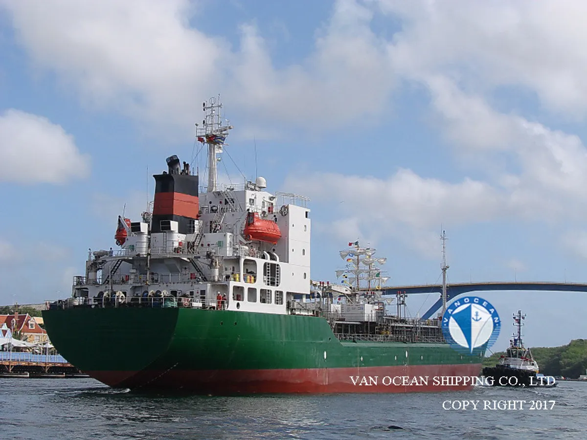 Oil/Chemical tanker for sale