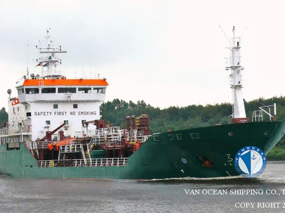 Oil/Chemical tanker for sale