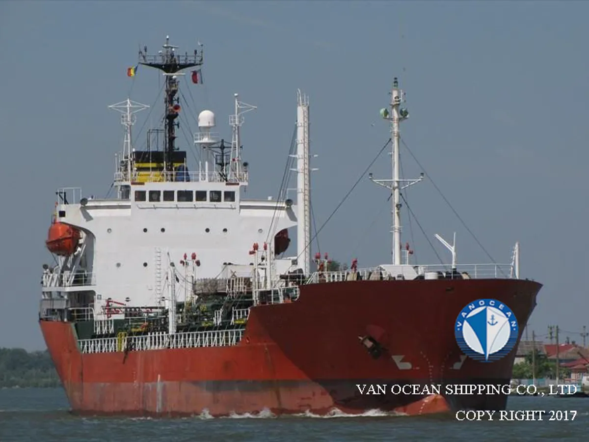 Oil/Chemical tanker for sale