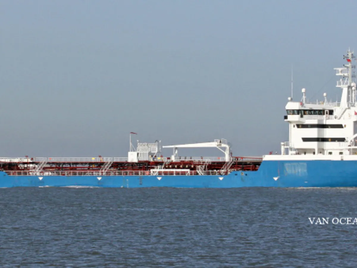 Oil/Chemical tanker for sale