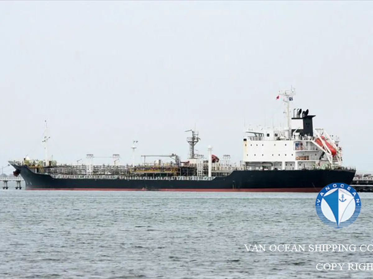 Oil/Chemical tanker for sale