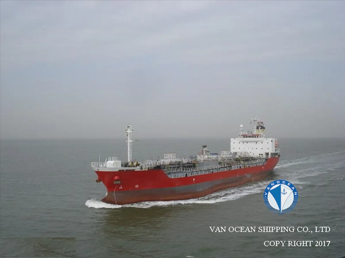 Oil/Chemical tanker for sale