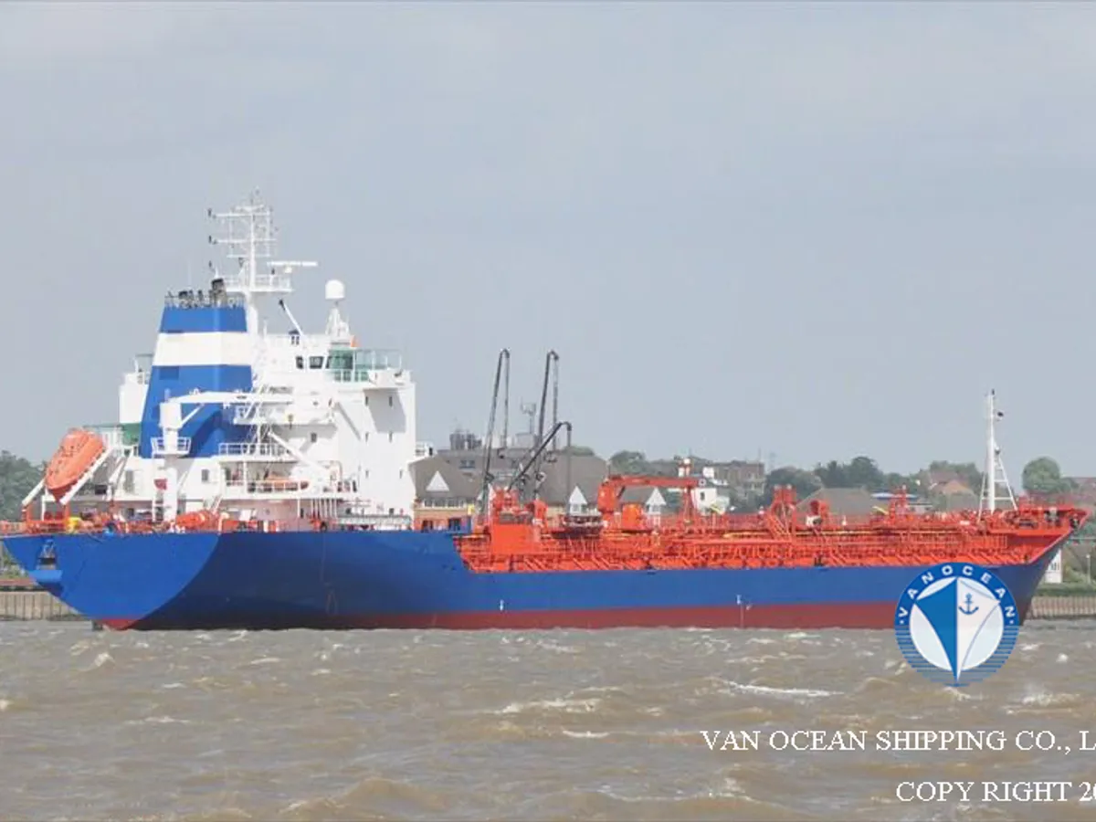 Oil/Chemical tanker for sale