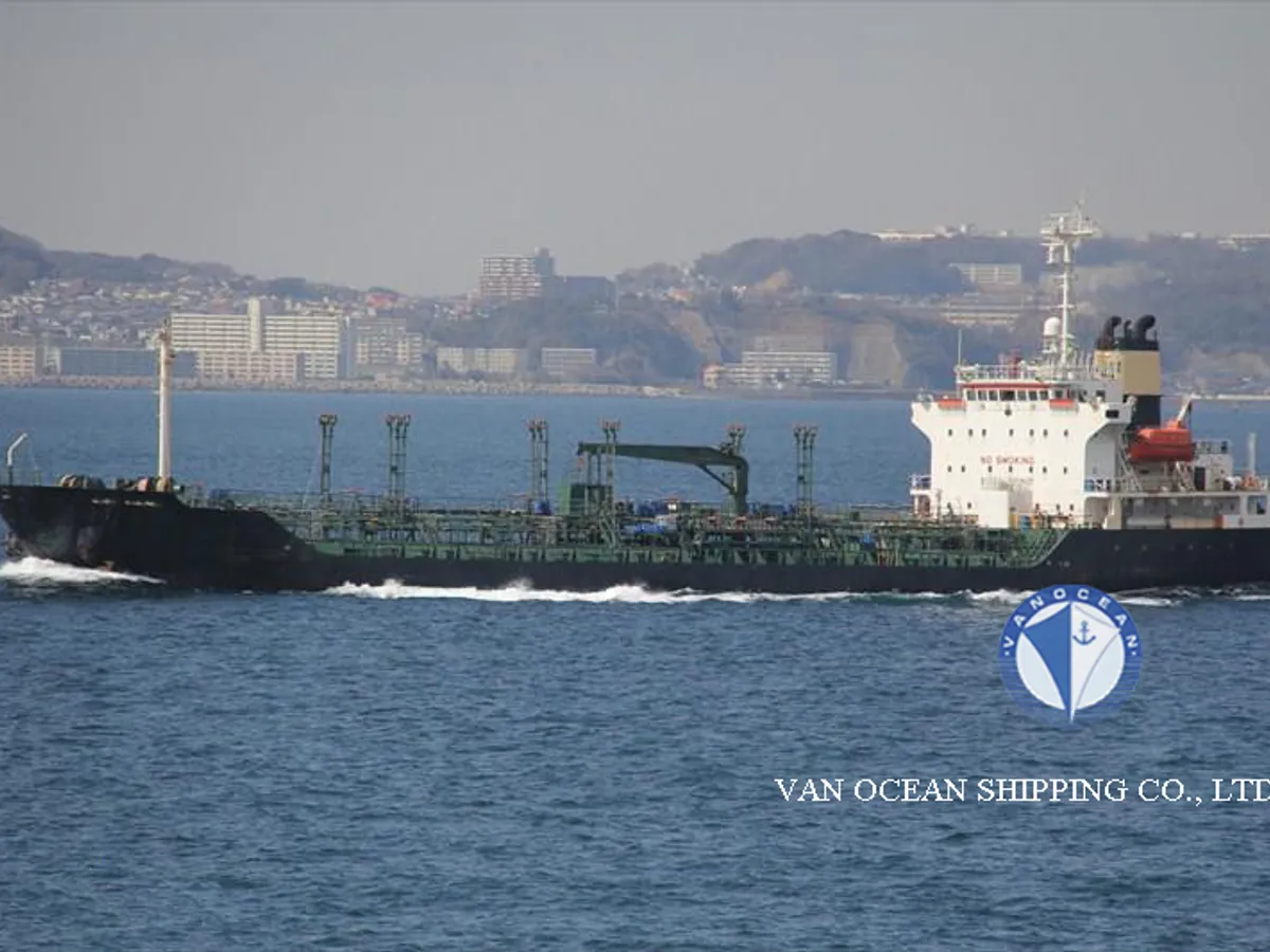 Oil/Chemical tanker for sale