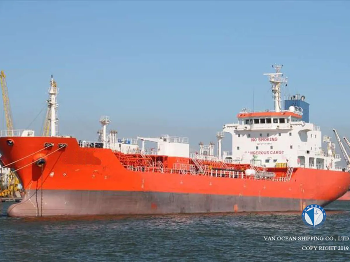 Oil/Chemical tanker for sale