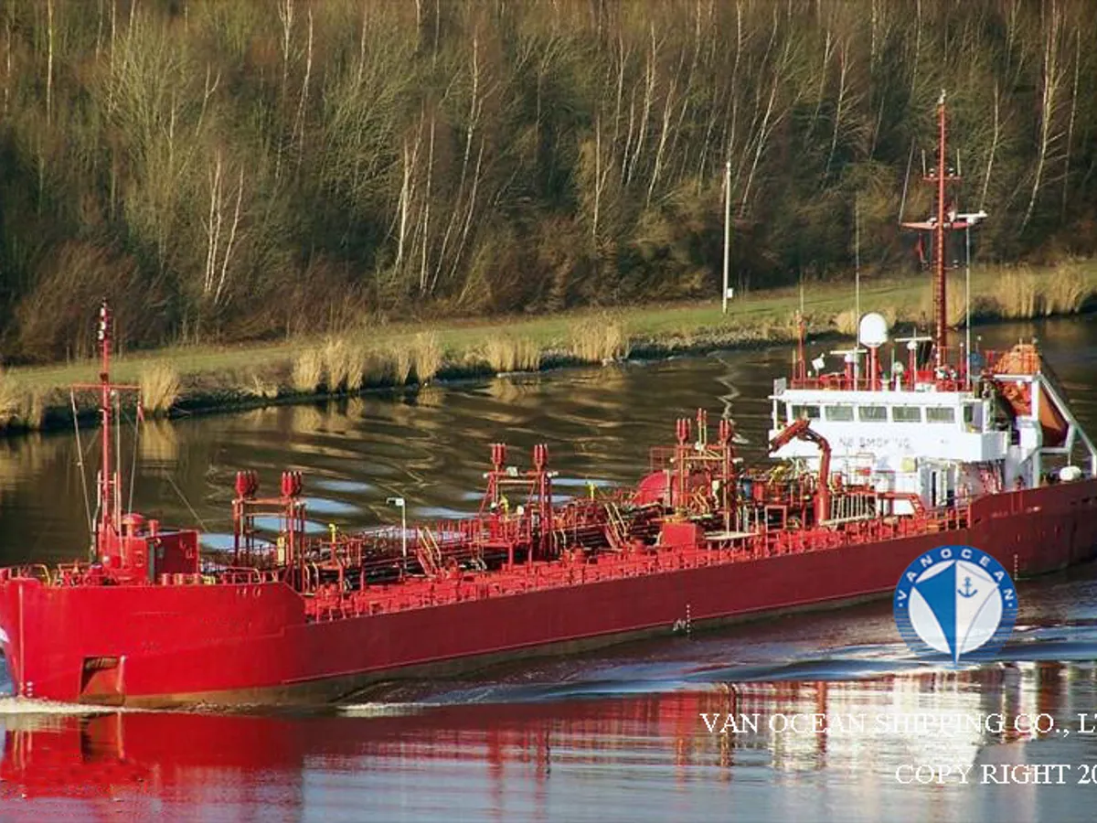 Oil/Chemical tanker for sale